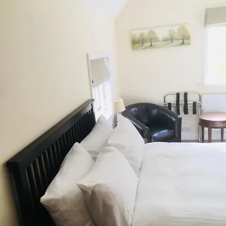 Elmdon Bed & Breakfast 3*